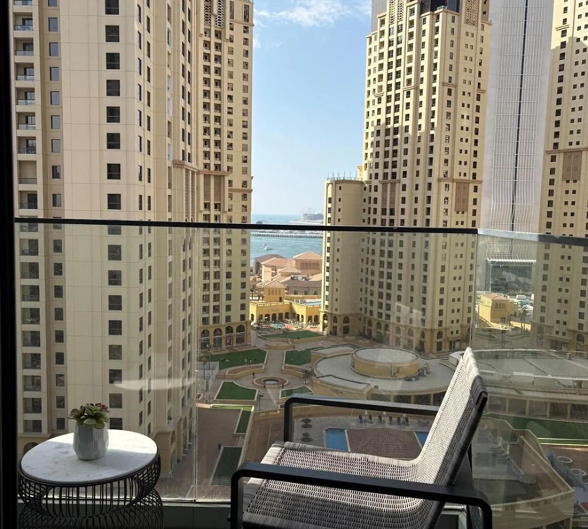 Luxury Sea View Studio In Dubai Marina