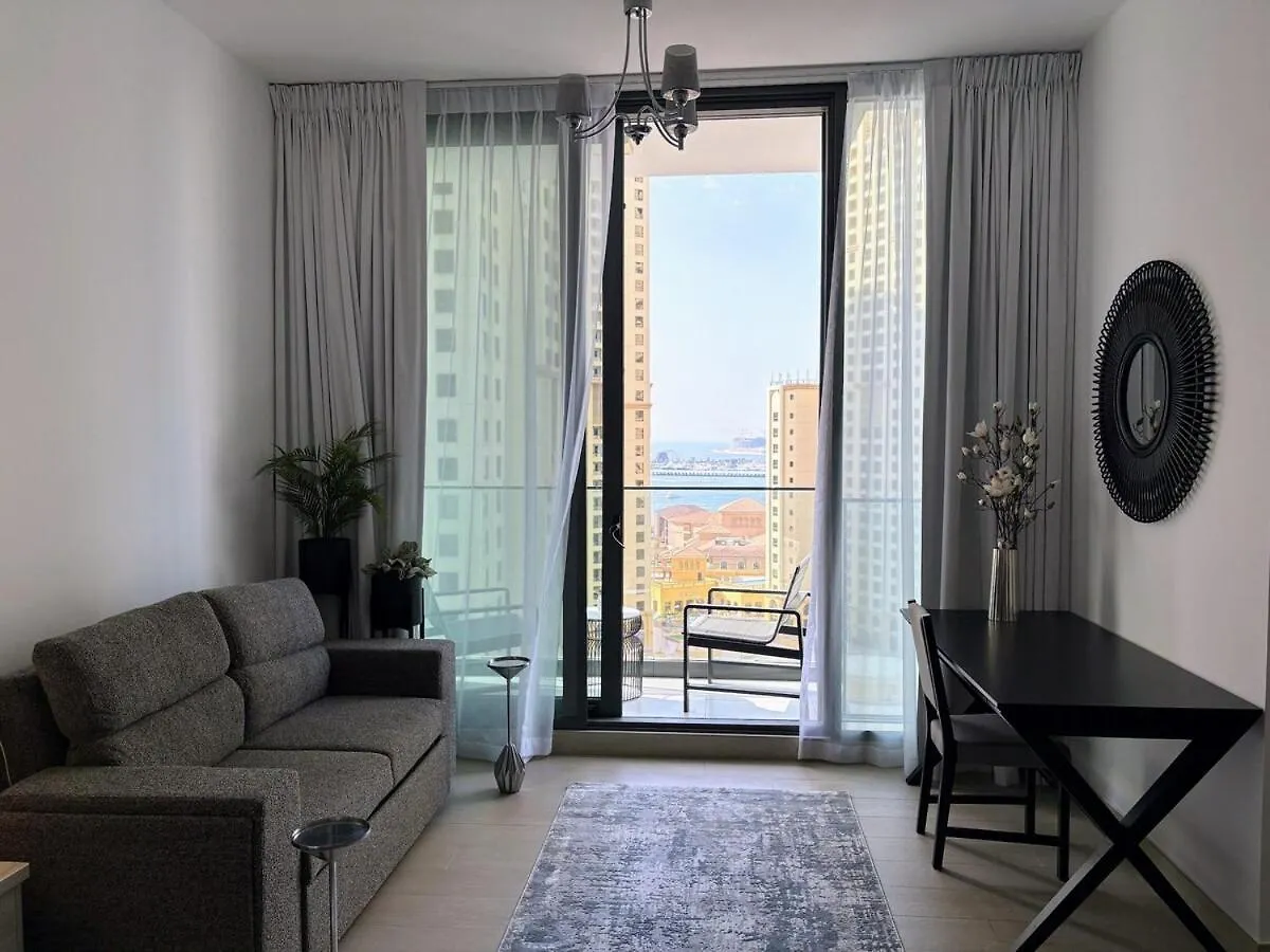Luxury Sea View Studio In Dubai Marina Apartment