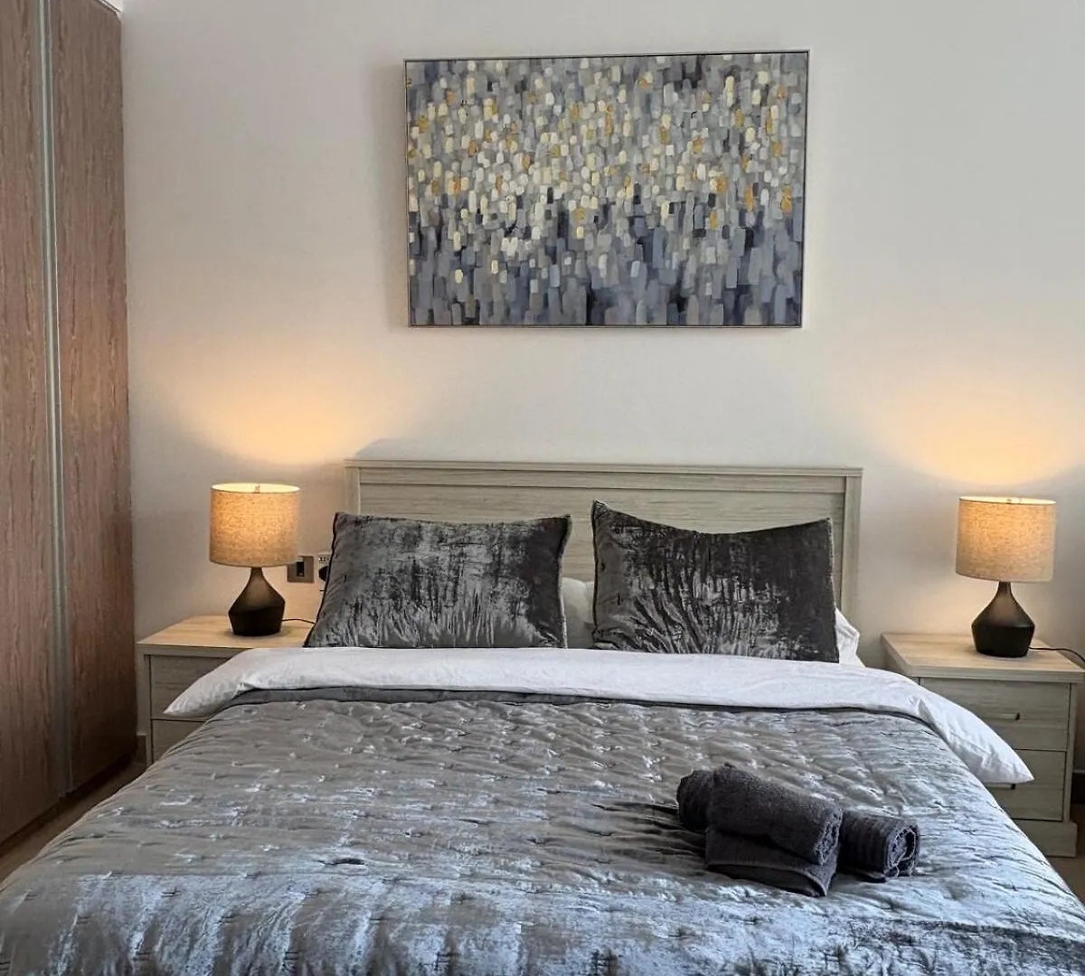Apartment Luxury Sea View Studio In Dubai Marina
